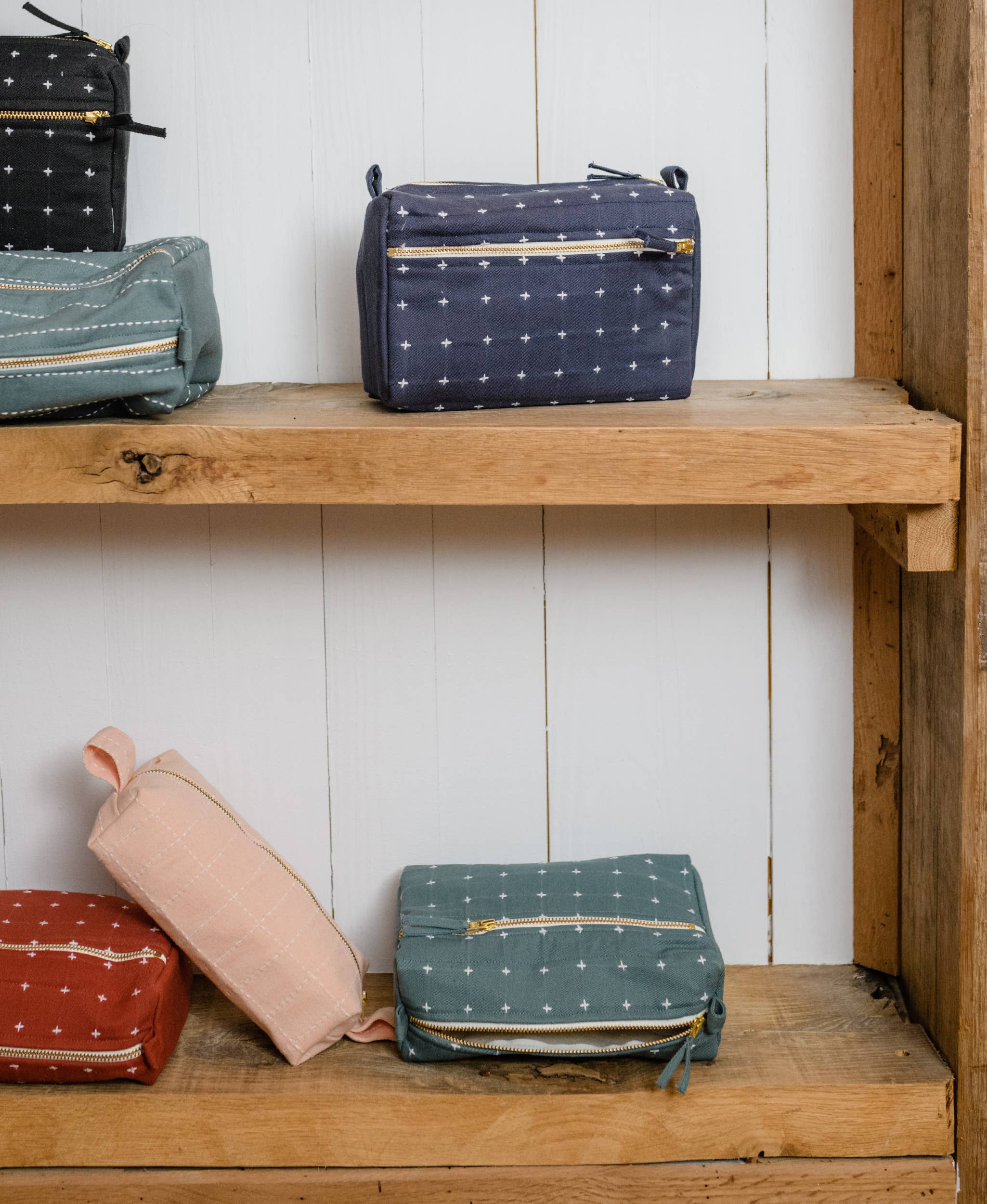 Anchal – Großhandel Kosmetiktasche – Damen – Kreuzstich-Mittelgroße Kulturtasche7