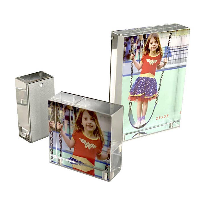Canetti Design Group Inc. - Wholesale Picture Frame - Mini Magnet Frame