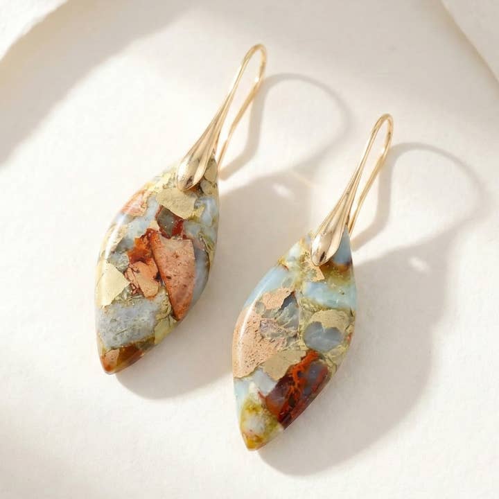 Orecchini Terra Hues Leaves Jasper per la vendita all'ingrosso da parte di Cape Diablo