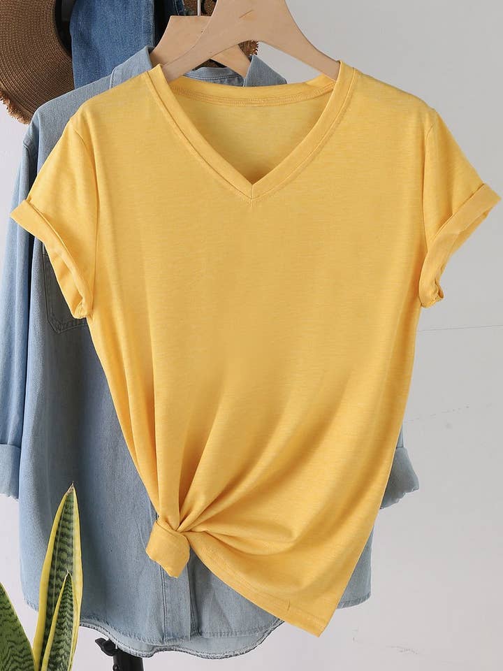 NINEXIS - Wholesale T-Shirt - Women's - CWTTS1544_V-NECK FASHION SIMPLE SOLID COLOR SHORT SLEEVES2