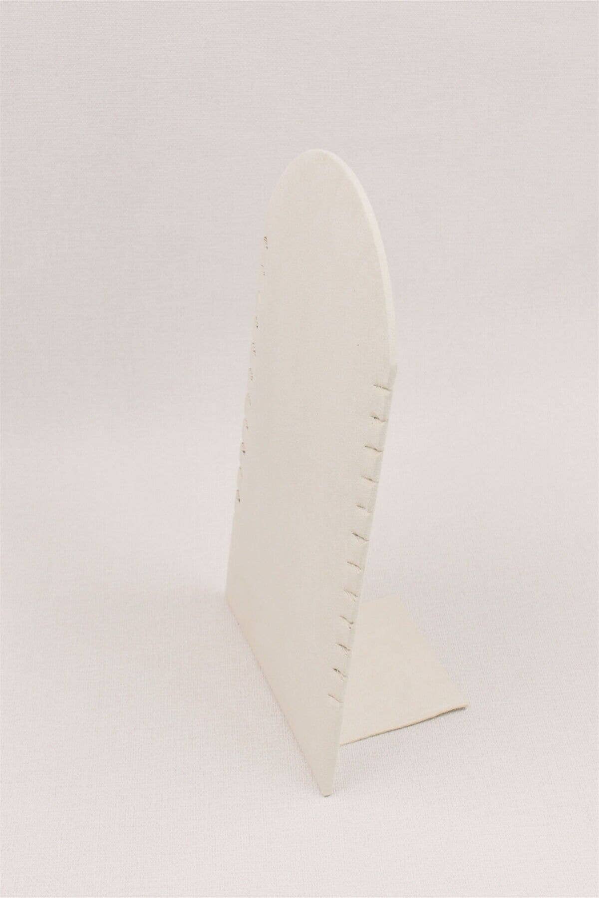 BELLISSIMA BIJOUX - Wholesale Jewelry Stand & Display - Jewelry Display for Chains: A Perfect Presentation1