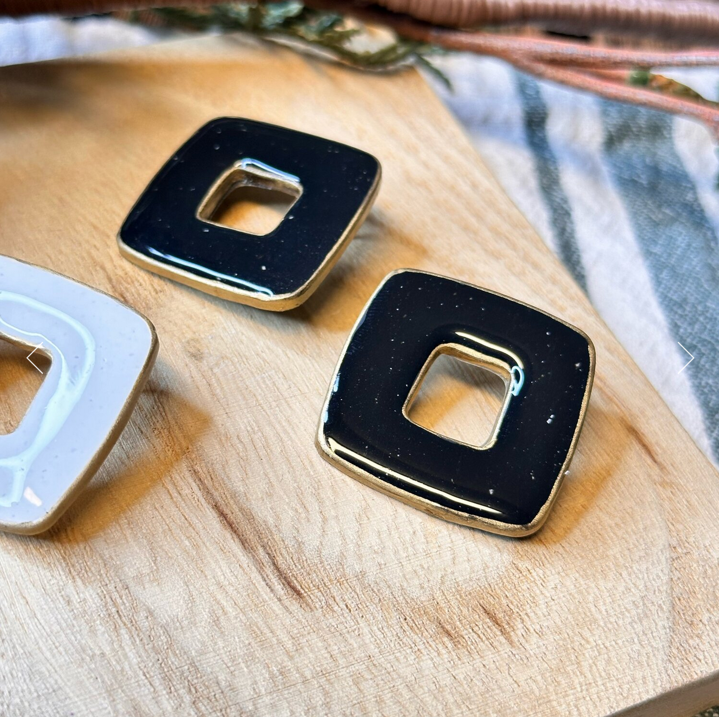 913onCanvas - Wholesale Stud/Post Earrings - Not Too Square: Statement Studs (Black or White)0