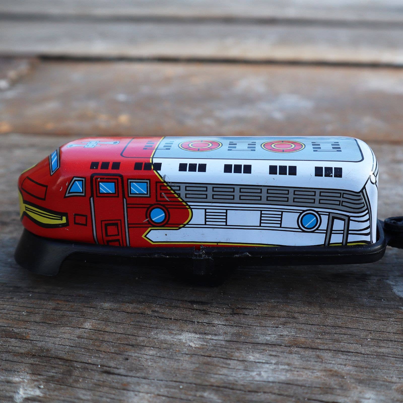 Tribal Trade GmbH - Wholesale Decorative Figurine - Tin toy train tinplate train8