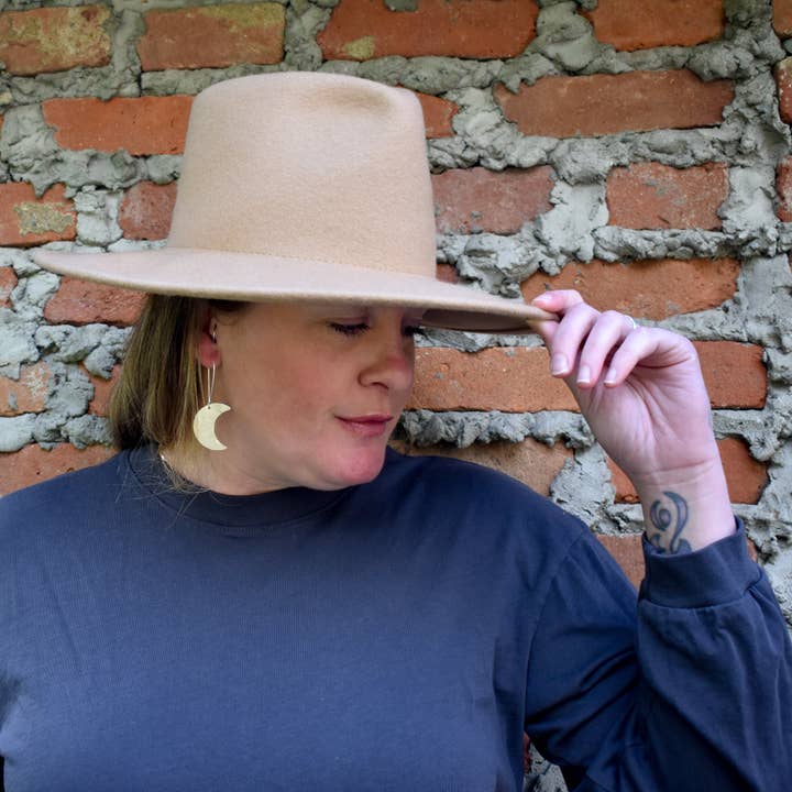 Cascadia Jewlery - Wholesale Dangle Earrings - Crescent Moon Earrings1