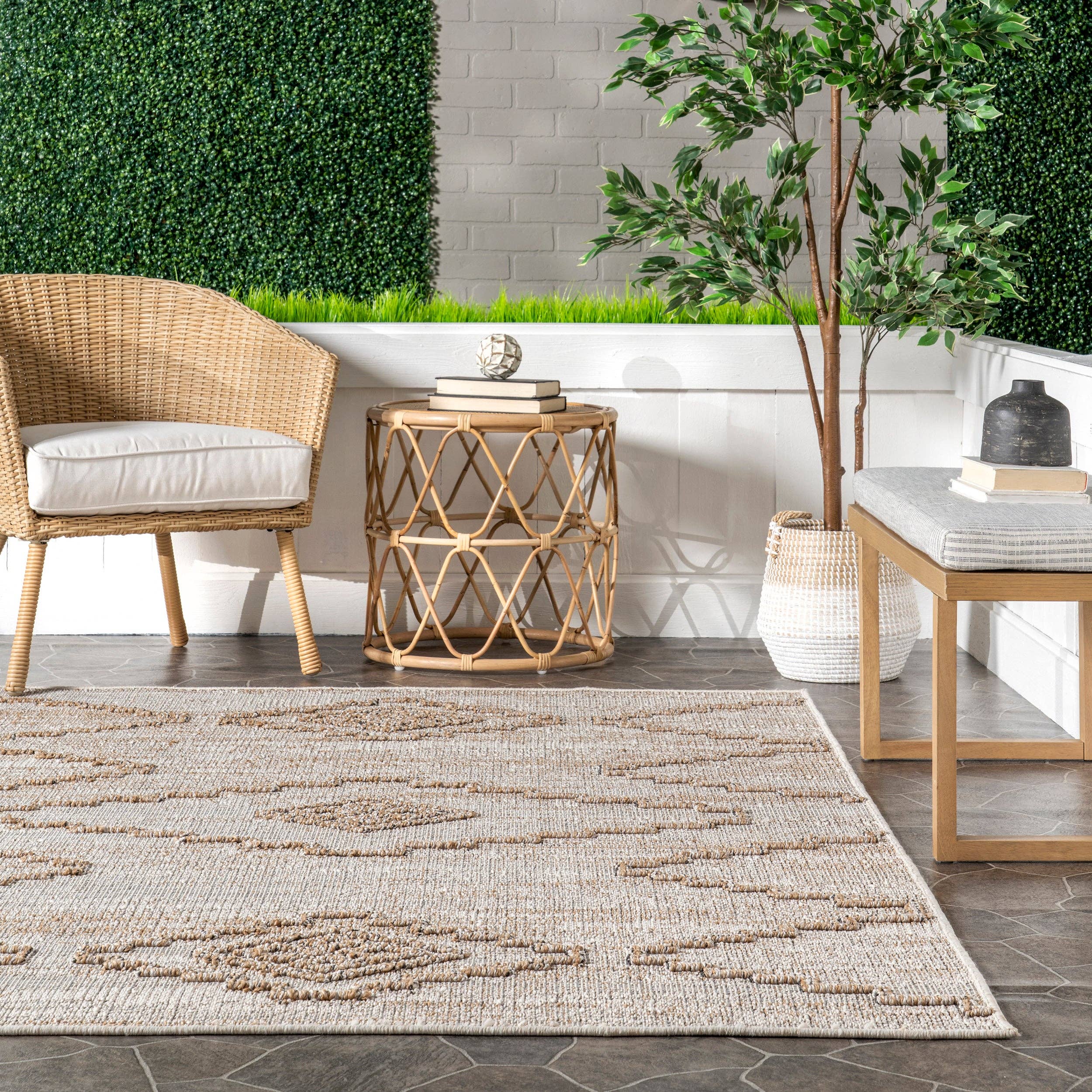 Beige Tapis intérieur/extérieur Izetta Southwestern High-Low en vente sur Faire7