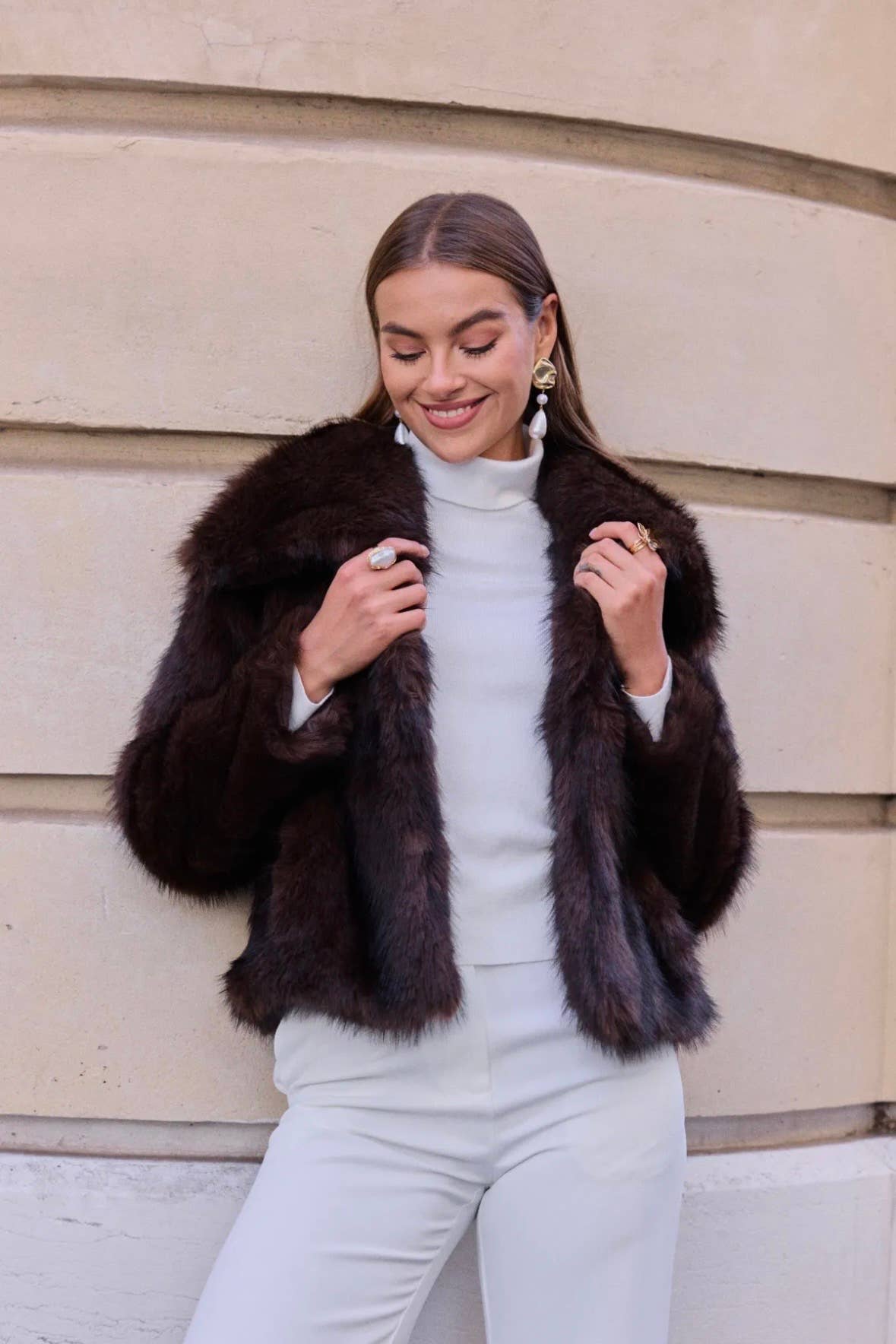 Frime - Wholesale Fur/Faux Fur Coat - Women's - Short faux fur puffer jacket - 88114