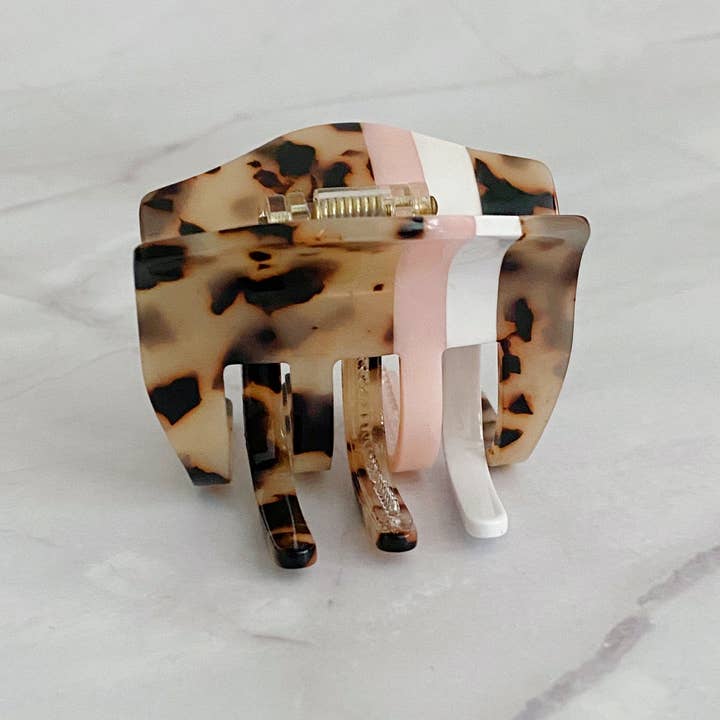 Ellison+Young - Wholesale Hair Clip - Women's - Preppy Tort Striped Hair Claw