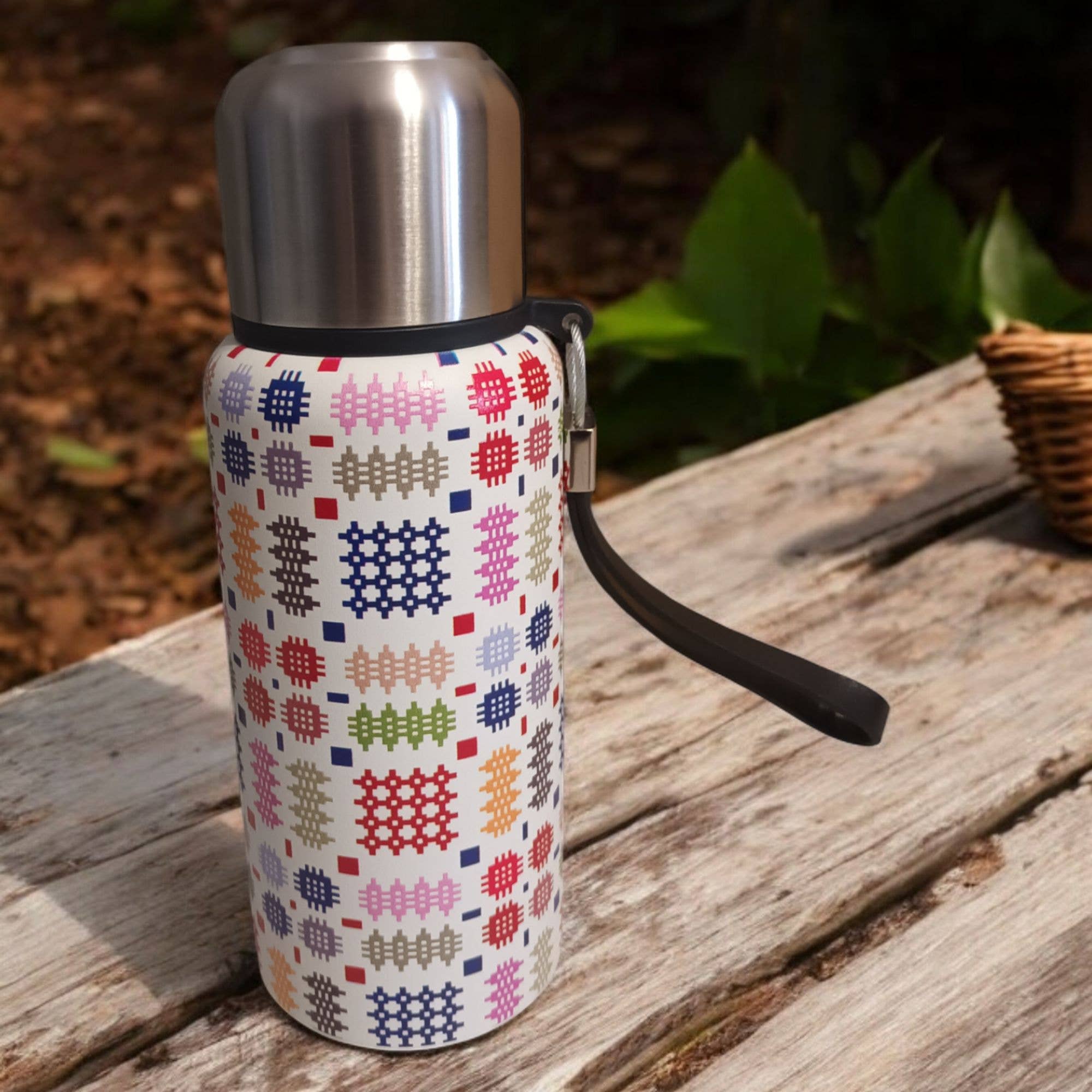 Moose & Co - Wholesale Water Bottle - Multi coloured Tapestry design Insulated  bottles  1