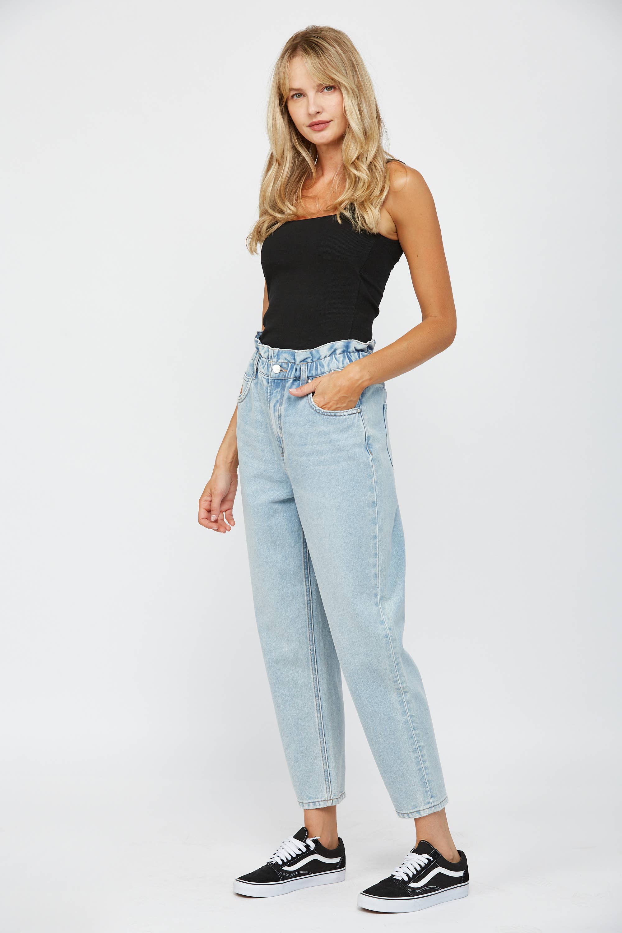 CLANDESTIN PAPERBAG SUPER HIGH RISE MOM JEAN for wholesale on Faire1