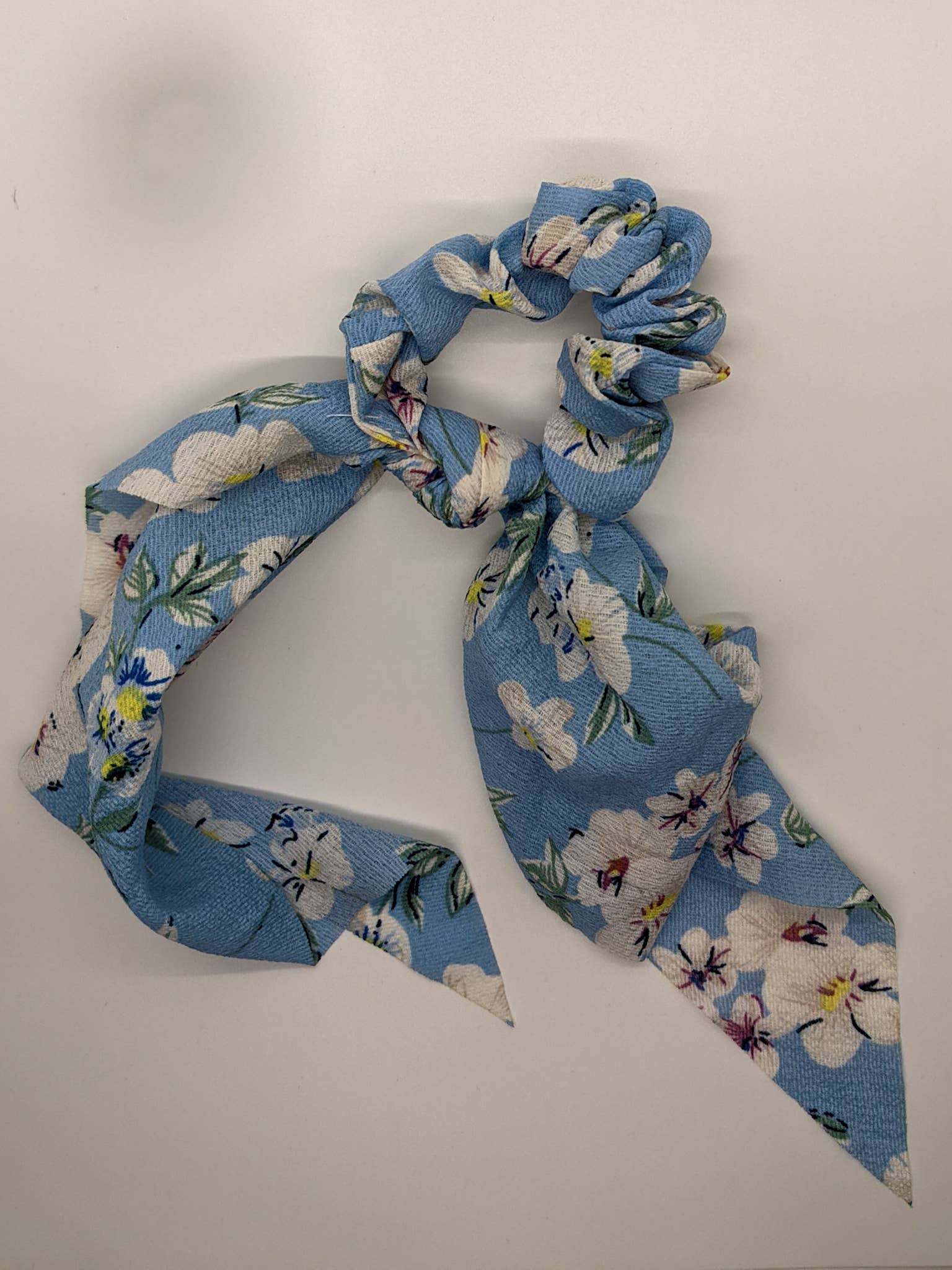 BRITTs. BOWs – Scrunchie - Mulher por atacado – Bandana Floral Mulher Scrunchie com Laço2