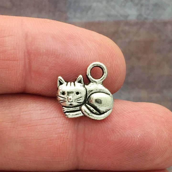 Treasure Island - Wholesale Individual Charm/Pendant - 10 Silver Cat Charm Pendant by TIJC SP0045