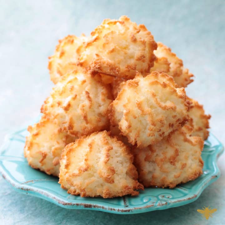 Besitos de Coco | Coconut Macaroon Fragrance Oil for wholesale by Hive and Honey Candle Supply