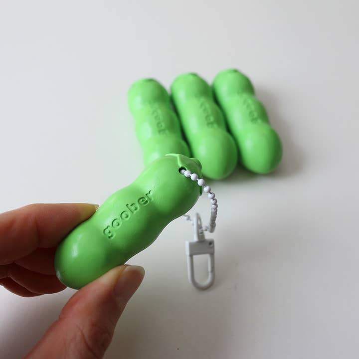Living Refinery - Wholesale Keychain - Kids - Goober - Farm Crayon Key Ring - Peas1