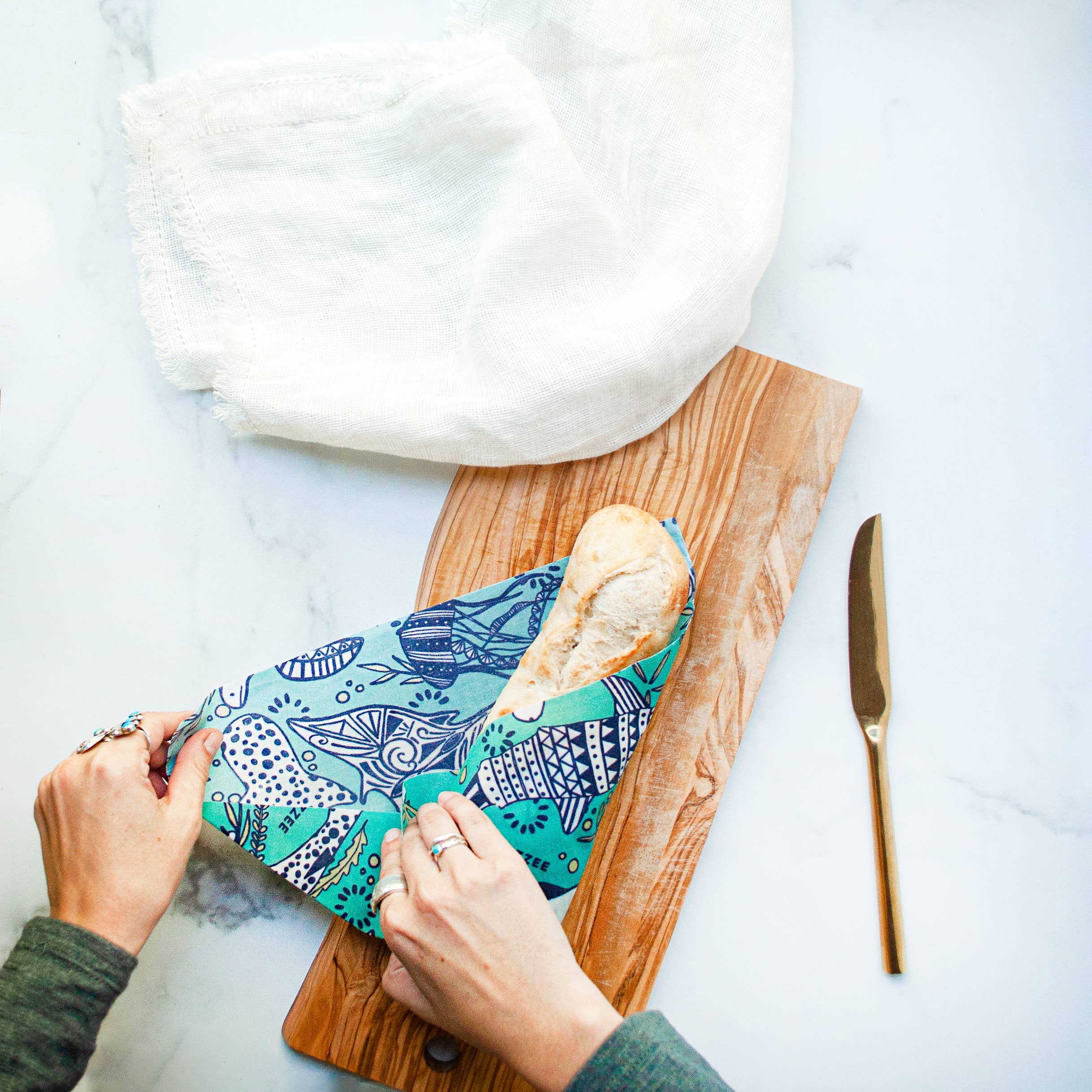 Buzzee - Vendita all'ingrosso Involucro/sacchetto per alimenti - Involucri alimentari riutilizzabili in cera d'api AQUA - 4 confezioni2