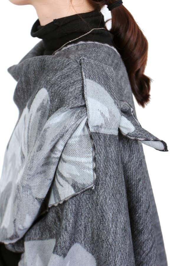 Winding River - Wholesale Wrap - Women's - Gray / Black Reversible Rose Short – Loop Wrap Collection1