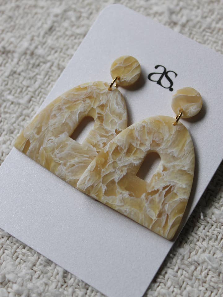 Pendientes de arcilla polimérica | The Aimee (oro) para venta al por mayor de Aylsbury Street