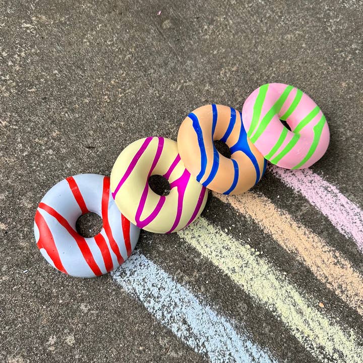 MUNKAR | DUGG OLIKA FÄRGER | HANDGJORD TROTTOARKITA för wholesale av TWEE made for little hands