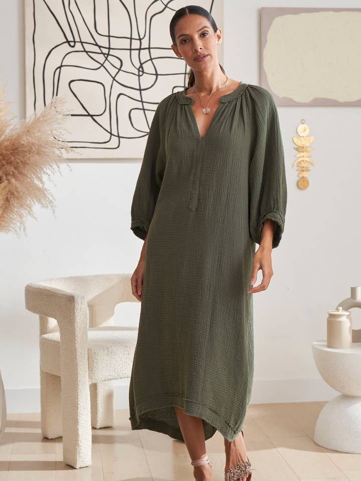 Vestido de gasa verde con bolsillos para venta al por mayor de ocean+main