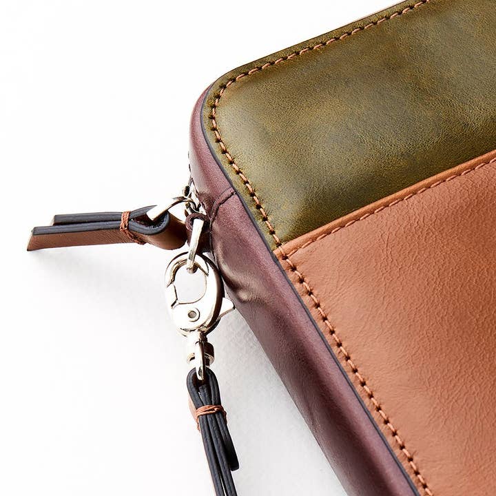 HELMBROOK London - Wholesale Crossbody Bag - Men's - Carlyle Handcrafted Leather Handbag21