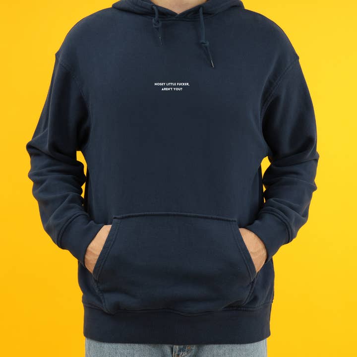 Nosey little f*cker, eller hur? Luvtröja för wholesale av Dukki Gifts
