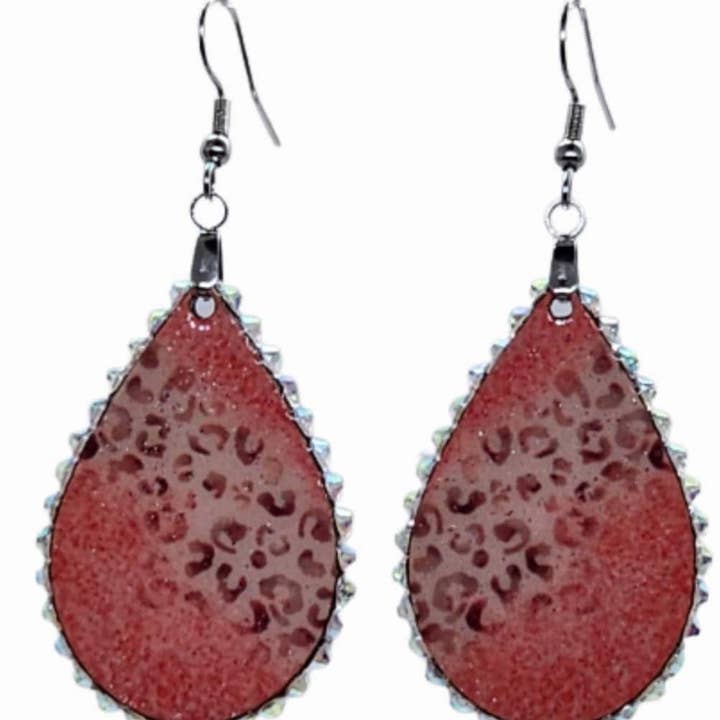 Boucles d'oreilles roses à imprimé léopard avec strass pour la vente par BCD