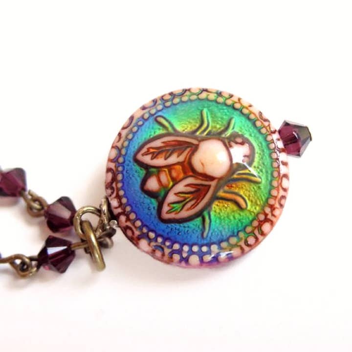 The green antique trunk - Wholesale Pendant/Charm Necklace - Beatrice - Mood Bead Bee Necklace - Bee Jewelry - Bee Pendan1