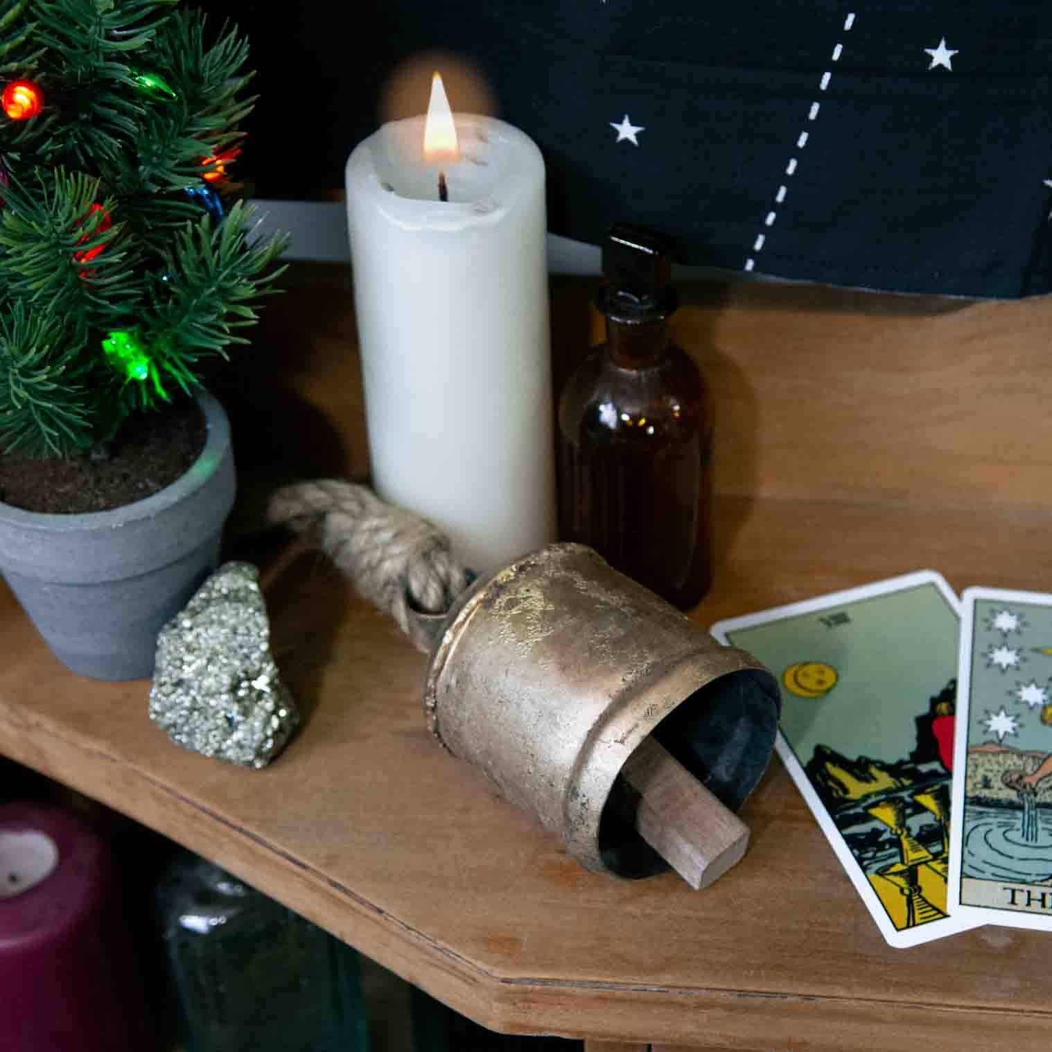 Siesta - Vente Objets de décoration - Grande cloche de vache rustique avec corde pour suspension