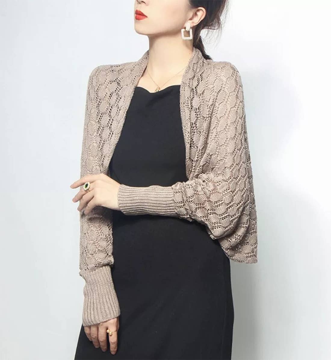 Fennco Styles - Vendita all'ingrosso Cardigan - Donna - Maglione bolero all'uncinetto traforato con maniche lunghe22