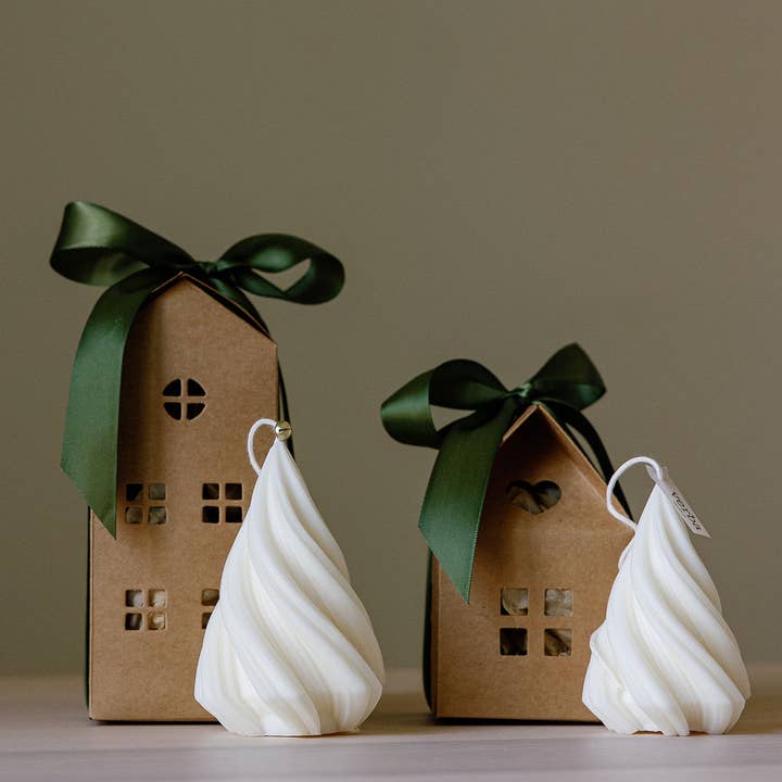 Verba Candle Co - Vente Bougies originales - Boîte maison de Noël avec bougie arbre tourbillon de Noël0