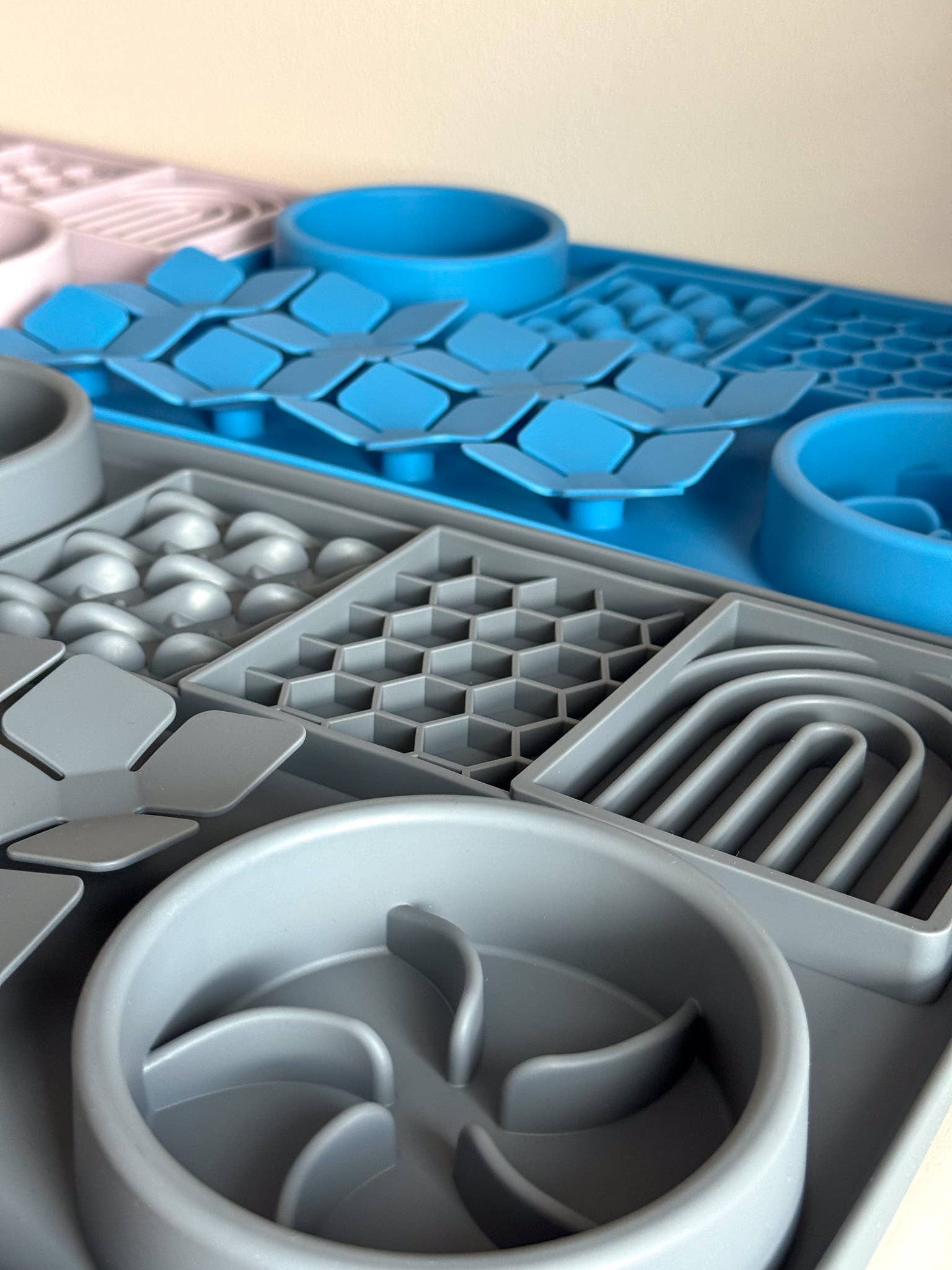 Doggotique - Wholesale Pet Food Mat - Dog - Dog feeding station, lick mat, lick mat8