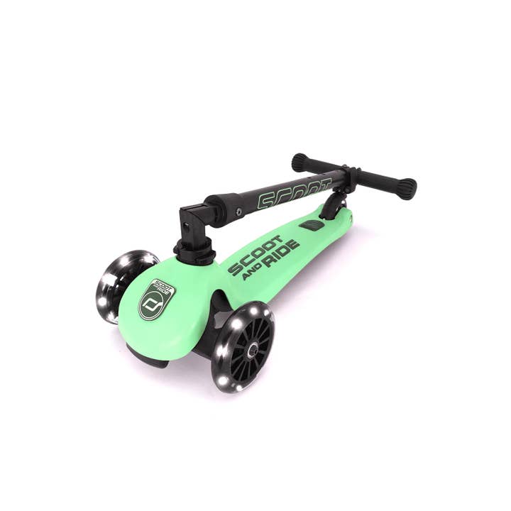 Scoot & Ride - Wholesale Bike/Scooter - Kids - Highwaykick 3 Scooter with LED Wheels Kiwi