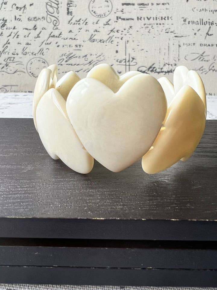 White heart shaped beads bracelet Wife 14 year wedding anniversary gifts Mother’s Day gifts Tagua jewelry Love bangle Fall fashion for wholesale by Galapagos Tagua