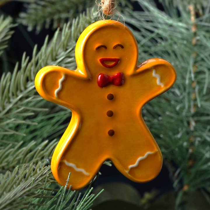 Decoración navideña de cerámica con forma de hombre de jengibre para venta al por mayor de CGB Giftware