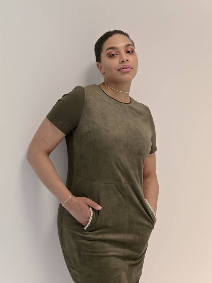 Rachelle - Shift Kjole til kvinder, Khaki for engroshandel hos Madia & Matilda