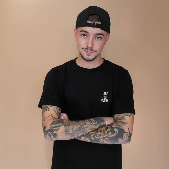 T-shirt Noir – Broderie Ace of Clubs pour la vente par monsieurbarr