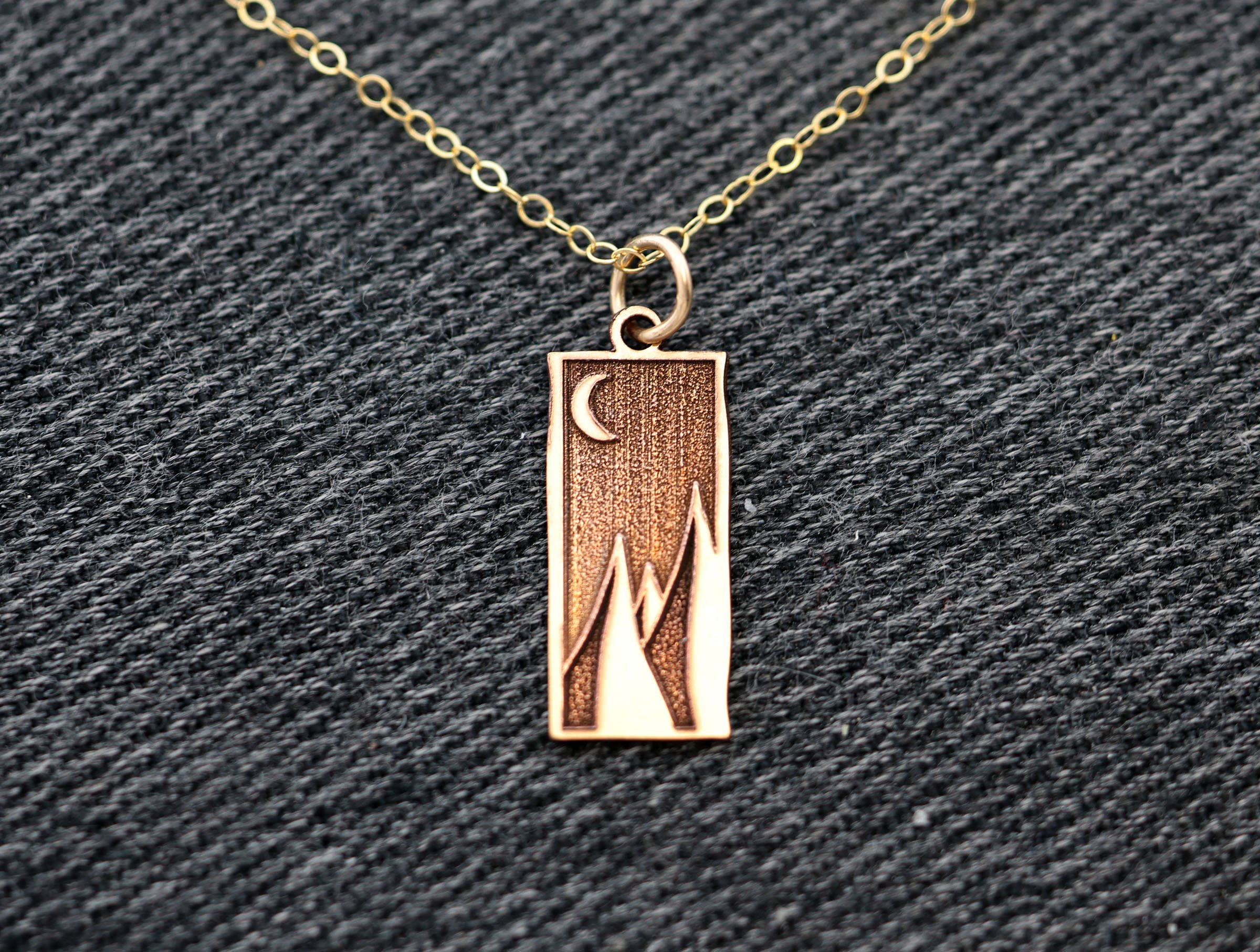 Altitude Jewelry - Venta al por mayor Collares con colgantes/abalorios - Mountain Dreams, lleno de oro