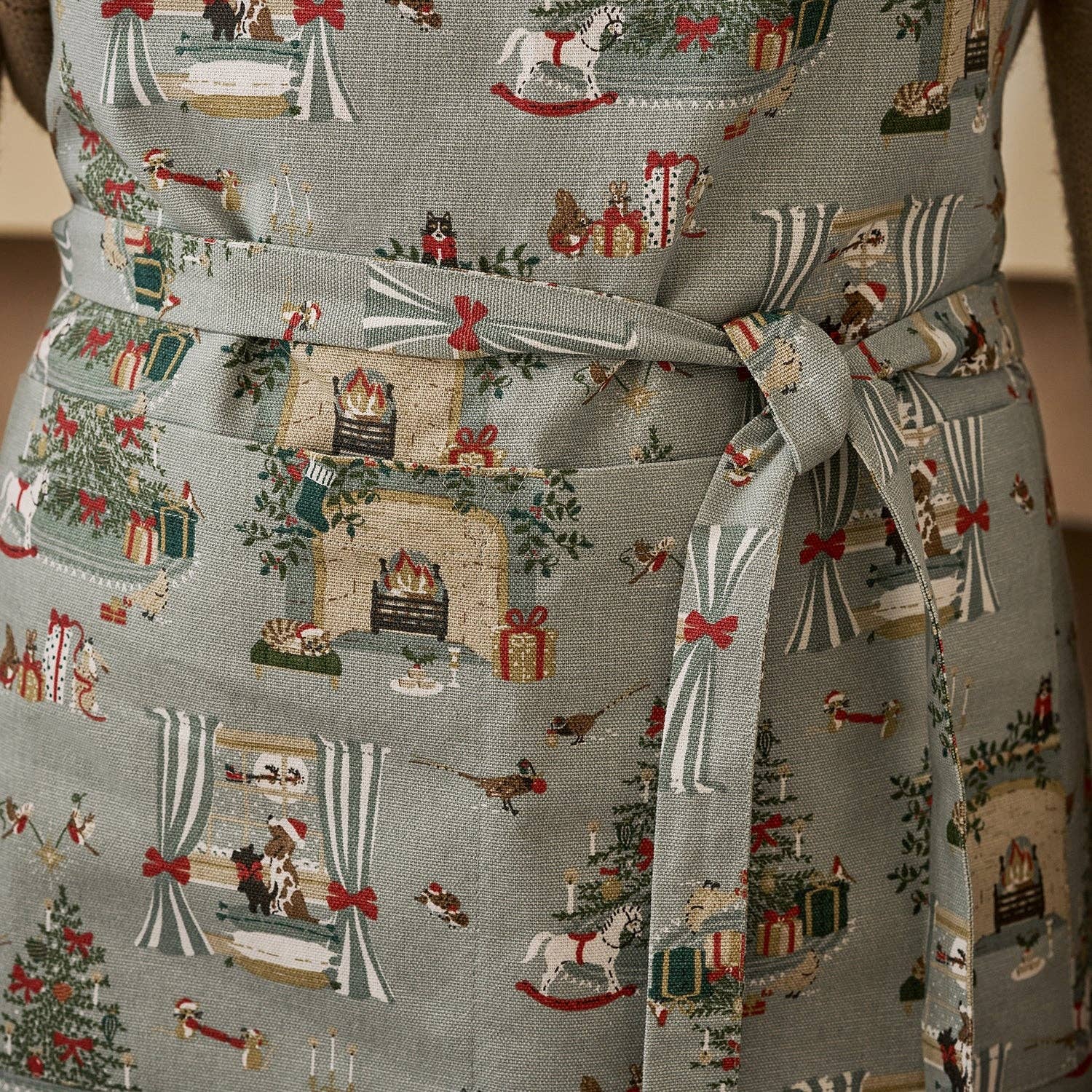 Sophie Allport - Wholesale Apron - Cosy Christmas Apron1