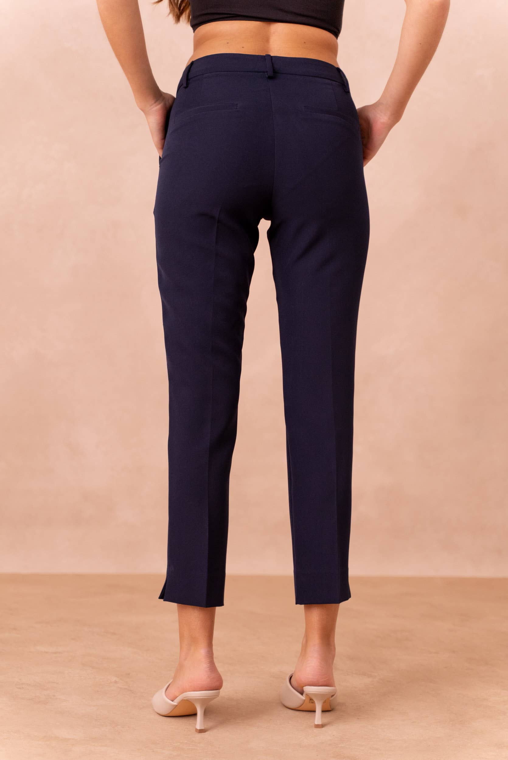 Attentif Paris – wholesale Pants – Women's – [Timeless] High-waisted cigarette pants9