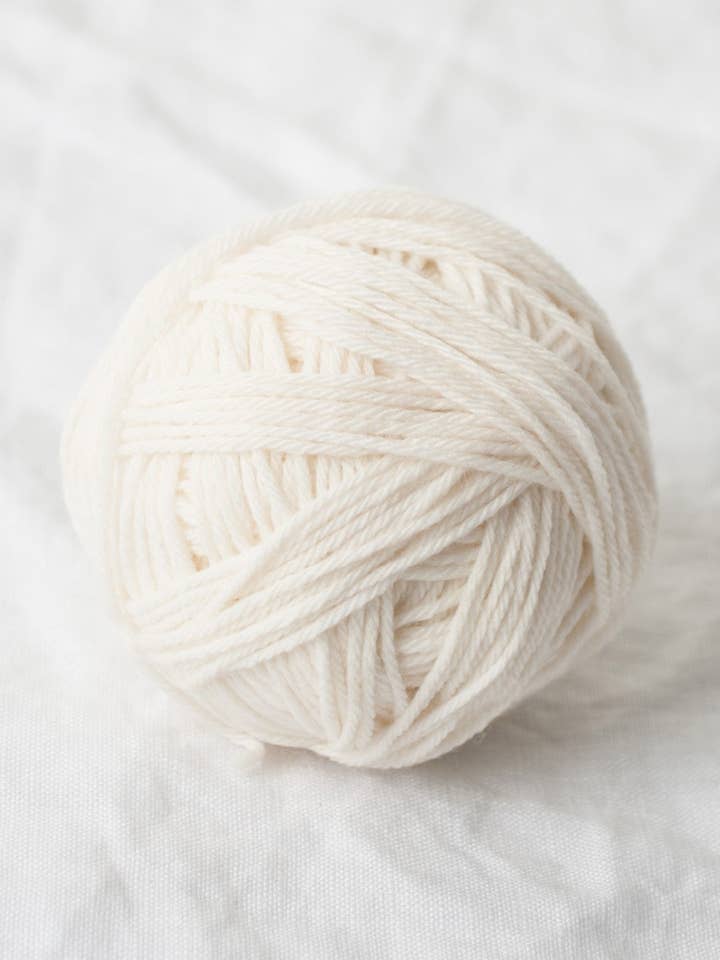 Filato Chickadee 100% Lana Sport/DK Weight per la vendita all'ingrosso da parte di Quince & Co.
