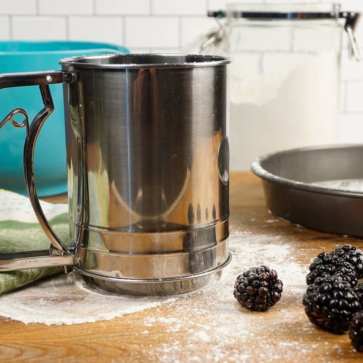 RSVP International - Vente Ustensile/gadget de cuisine - Tamis à farine triple maille - 3 tasses4