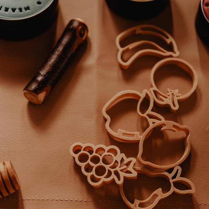 Kinfolk Pantry - Wholesale Toy Set - Kids - Fruit Cutter Set - Eco Playdough Tool1