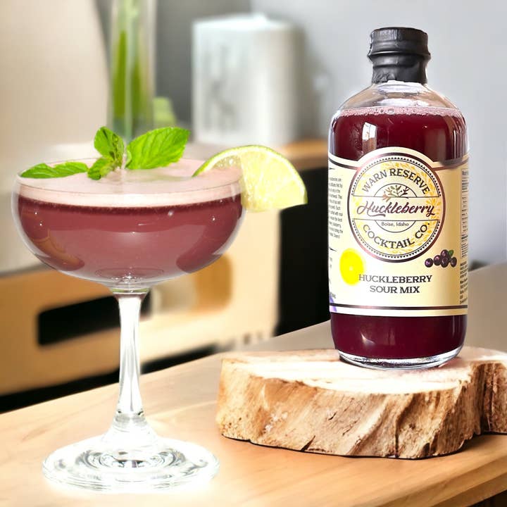 Warn Reserve Cocktail Co. – wholesale Cocktailmix/-sockerlag – Huckleberry Sour Mix (8 fl. oz.) flaska2