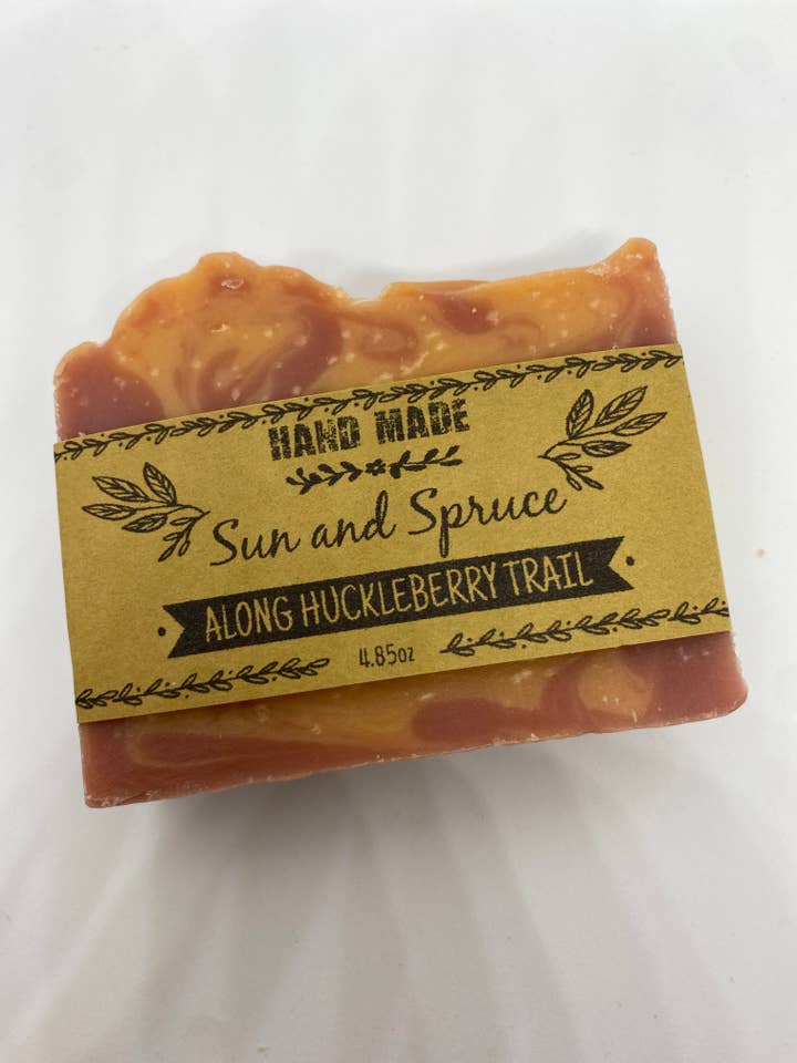 Savon artisanal Along Huckleberry Trail pour la vente par Sun & Spruce Soaps