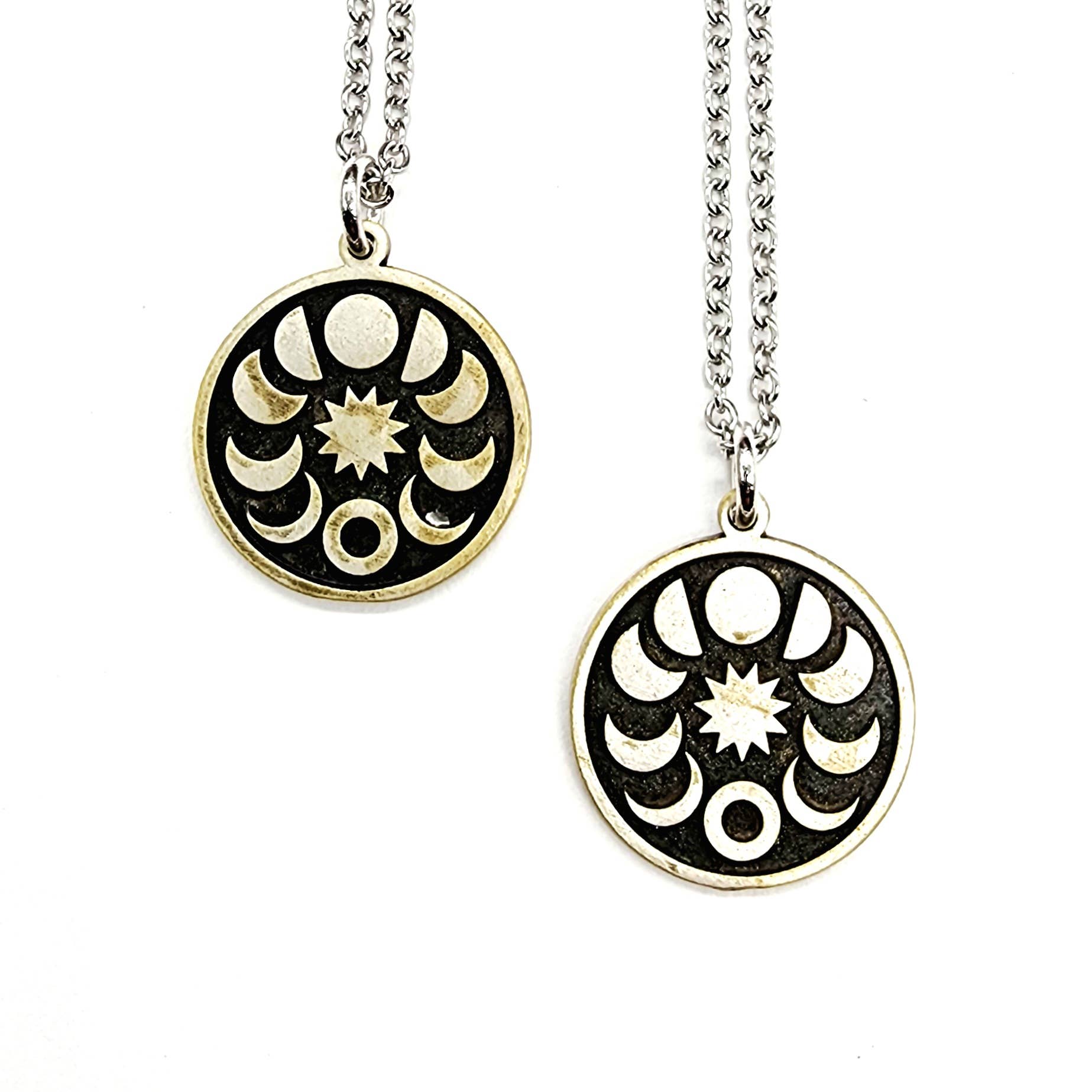 MergingMetals - Venta al por mayor Collares con colgantes/abalorios - Collar de Ciclos de la Luna en Plata Antigua1