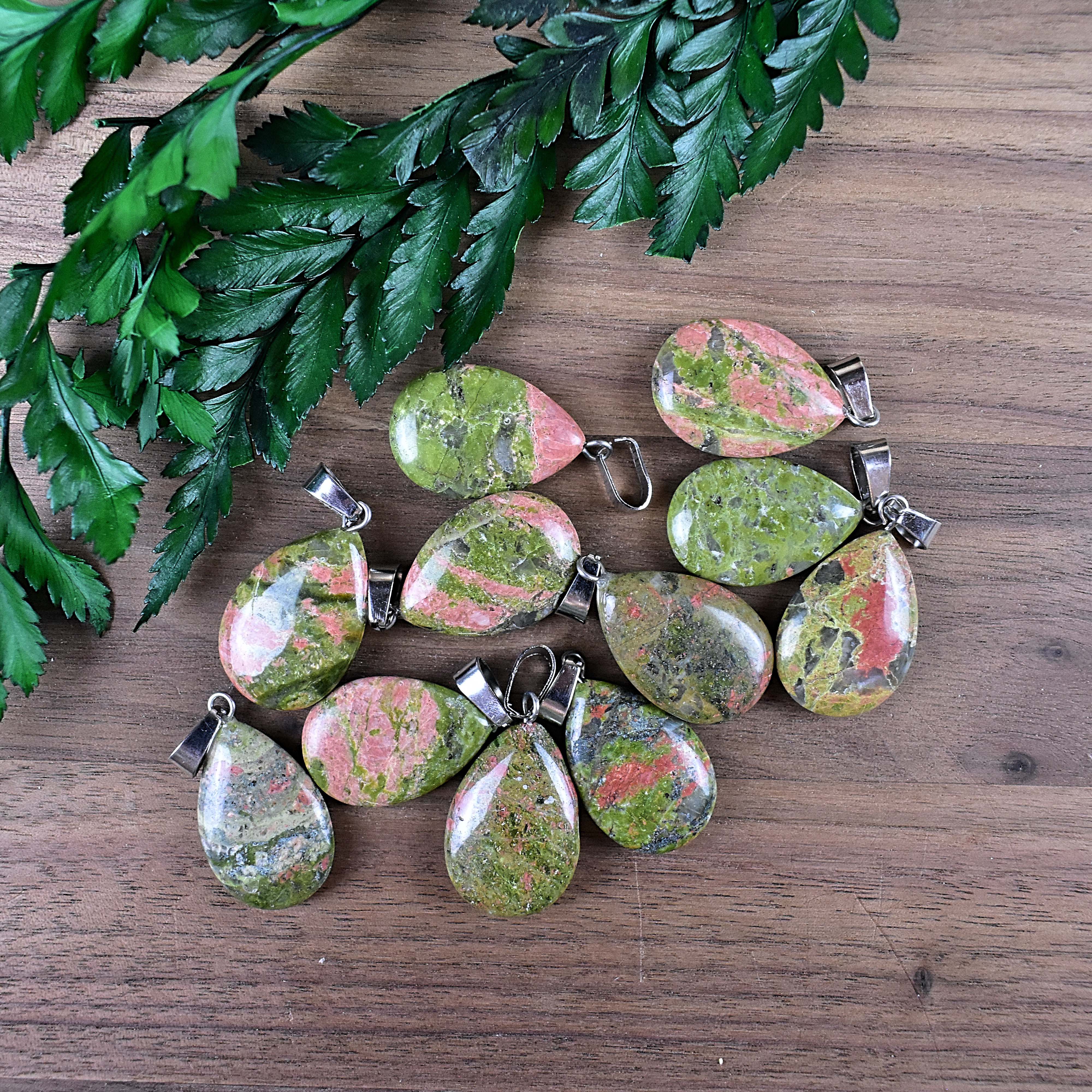 Ewelina Pas Jewelry – Großhandel Kette mit Anhänger/Charm – Silberne Unakit-Tropfen-Halskette1