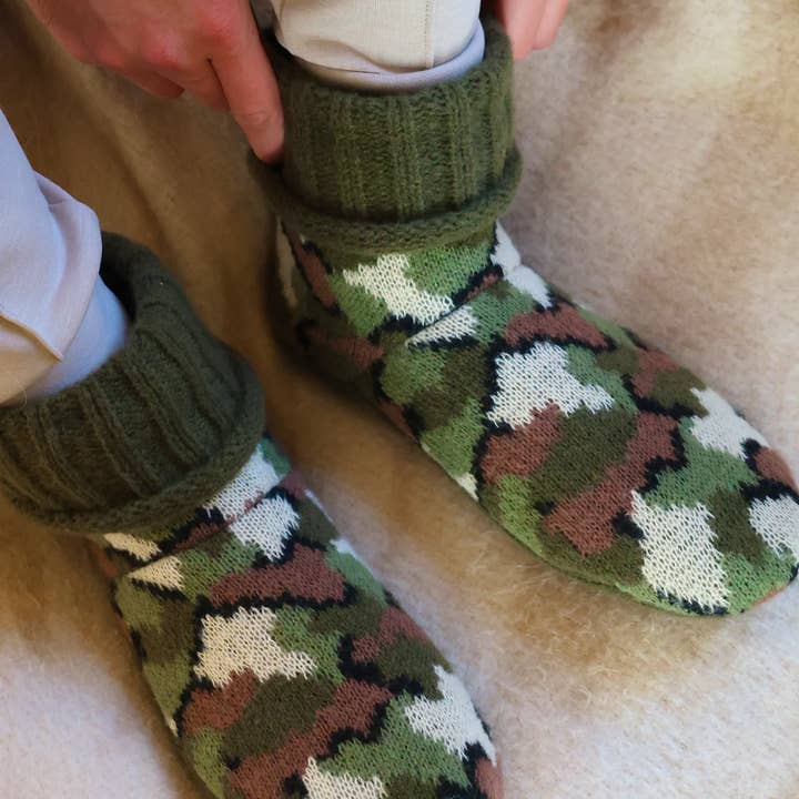 Herrklassiska kamouflagemönstrade mysiga premiumsandaler för wholesale av Urban Knit Slipper Socks & Gifts