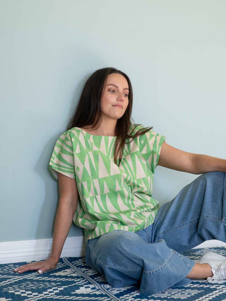 Lazybones - Wholesale T-shirt – women's - Eleanor Top Green Geo *organic cotton3