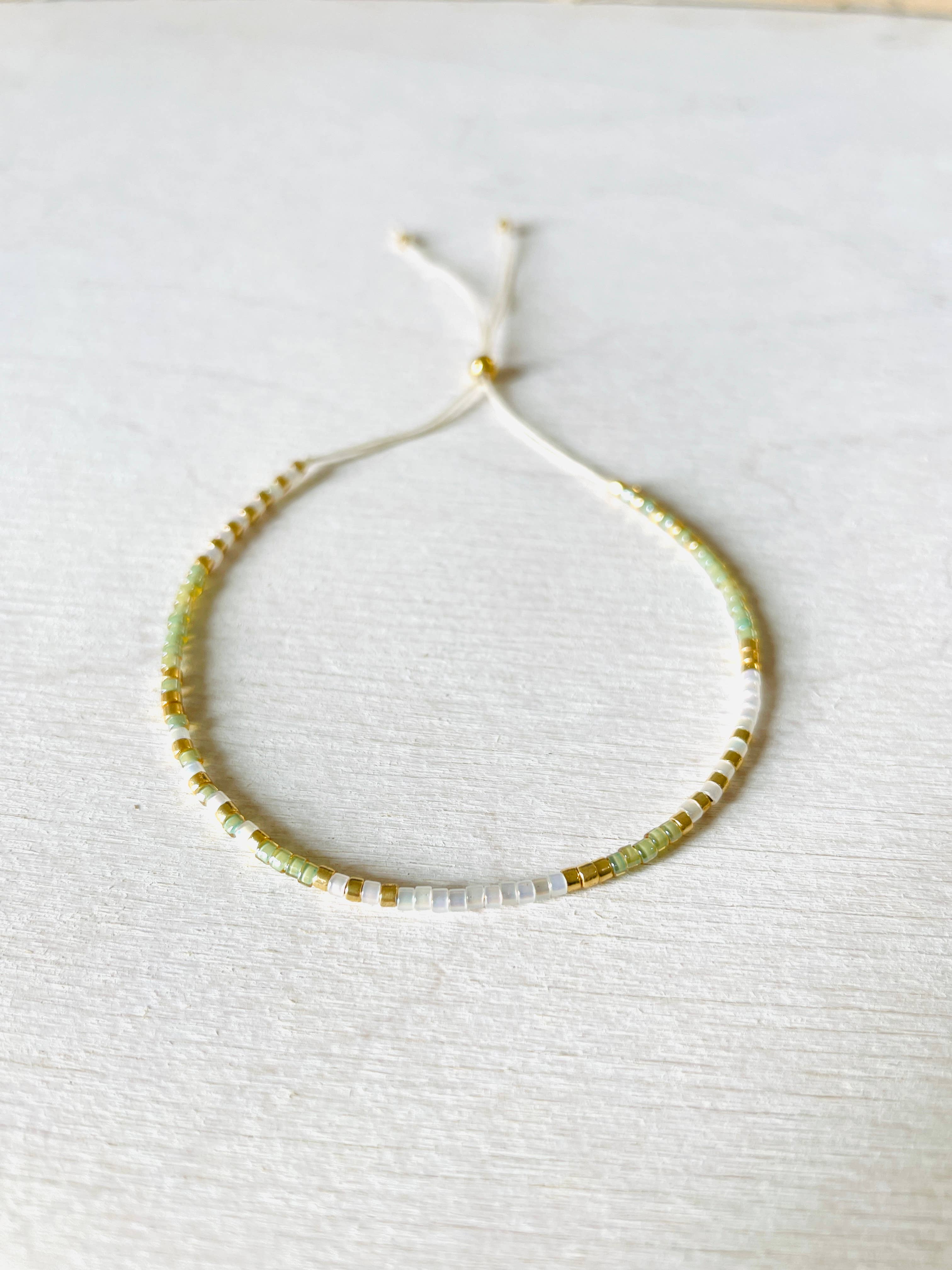 Atelline - Wholesale Beaded Bracelet - Adjustable Miyuki Pearl Bracelet in Nylon, Rocaille1