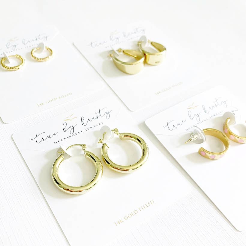True by Kristy Jewelry - Vente Petits anneaux - Créoles Shoreline Huggie Gold Filled3