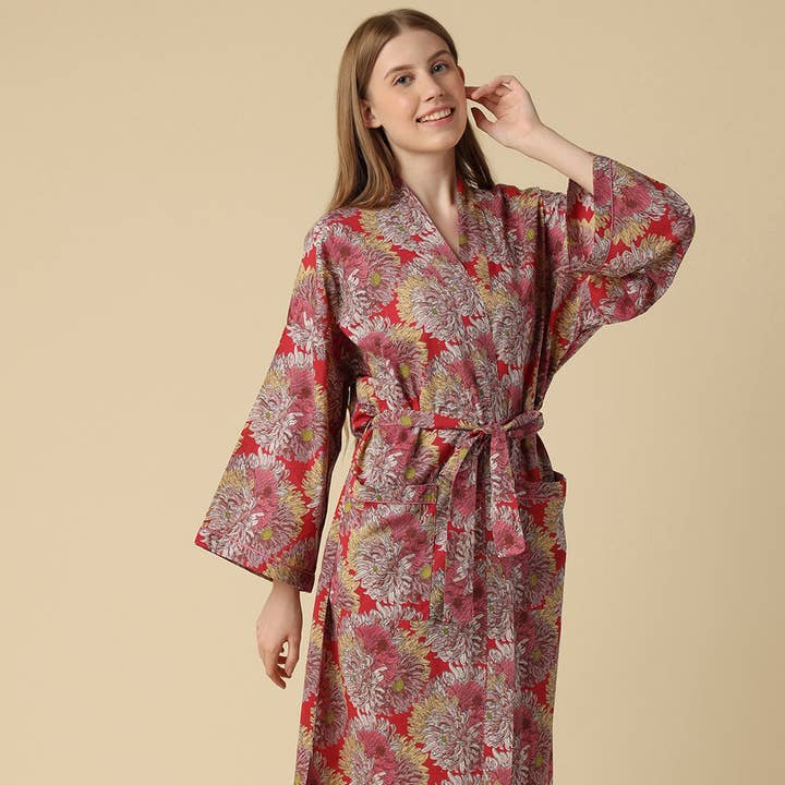 Robe Akari pour la vente par Mahogany